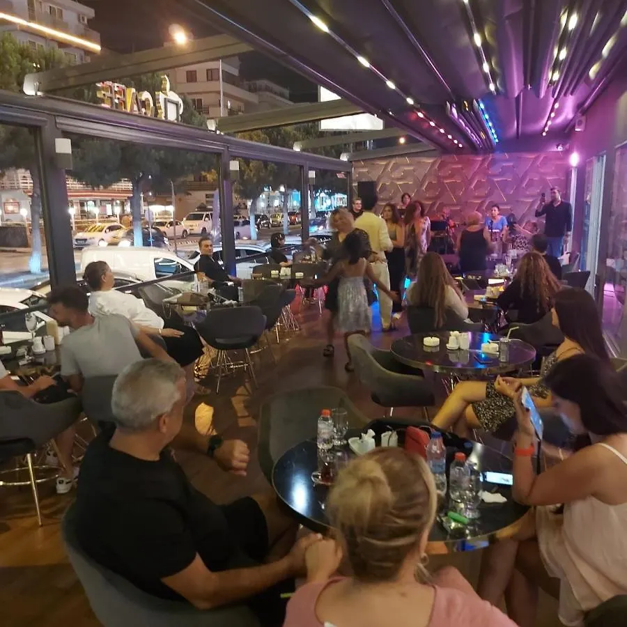 קוסדסי Roxx Royal Hotel