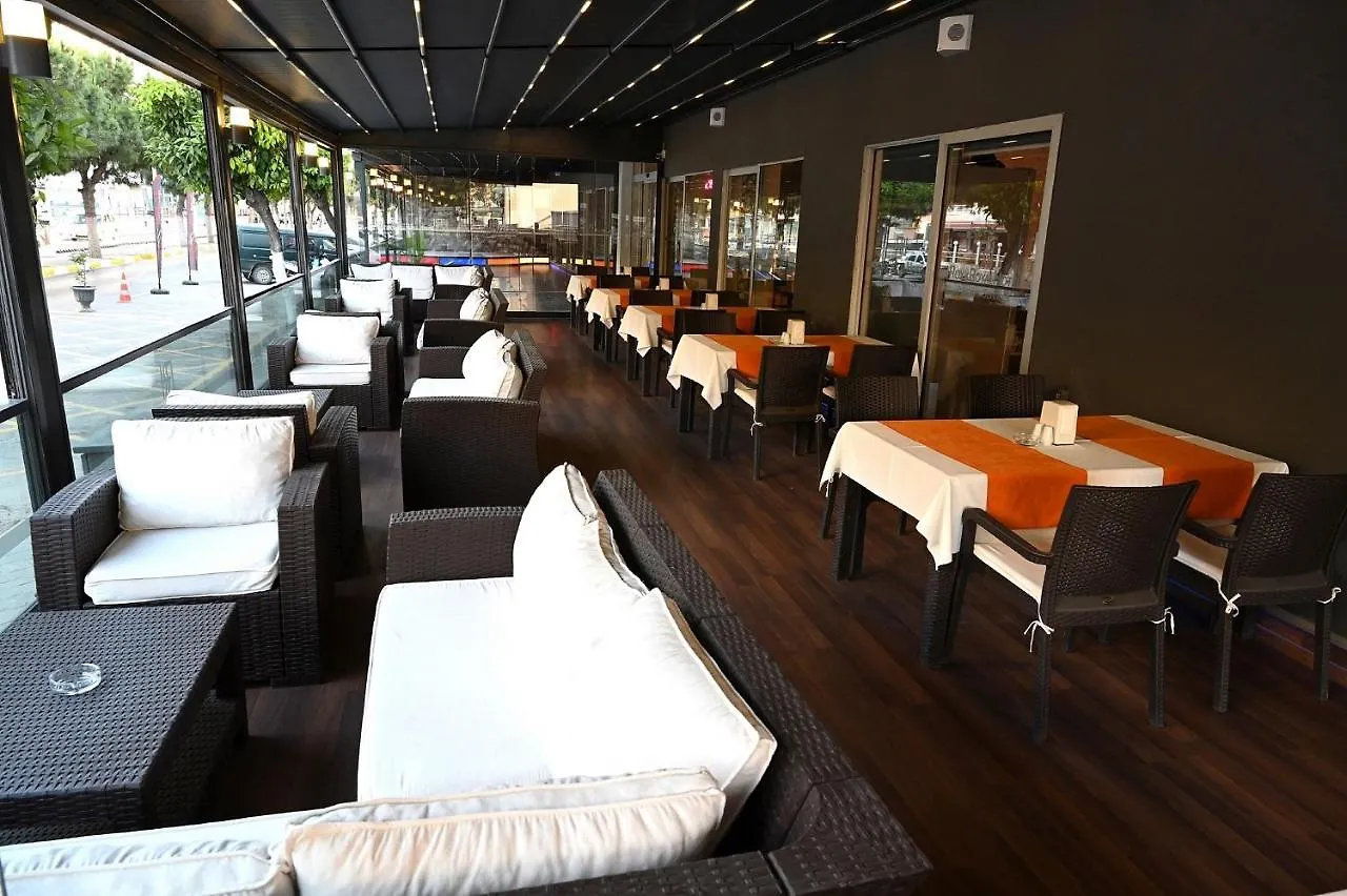 קוסדסי Roxx Royal Hotel
