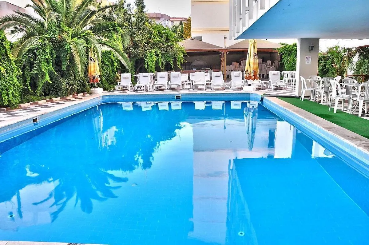 קוסדסי Roxx Royal Hotel